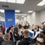 Scene haosa u Poljskoj dok besni Ukrajinci opsedaju ukrajinske konzulate da traže svoje pasoše