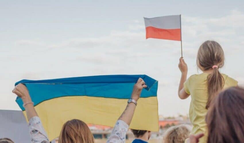  Poljaci drastično menjaju svoj stav prema Ukrajincima: Tek svaki četvri Poljak ima pozitivan stav o izbeglicama iz Ukrajine