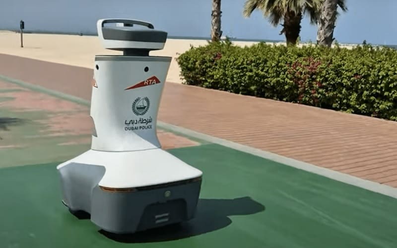  Dubai raspoređuje robote policajce sa veštačkom inteligencijom za bicikliste