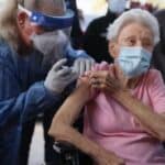 SAD zabeležile preko milion prekomernih smrtnih slučajeva otkako su odobrene vakcine protiv Covid-a