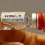 Jedna doza Pfizer-ove vakcine protiv Covid-19 sadrži preko 200 milijardi fragmenata DNK koji se mogu ugraditi u ljudsku DNK, izazivajući rak