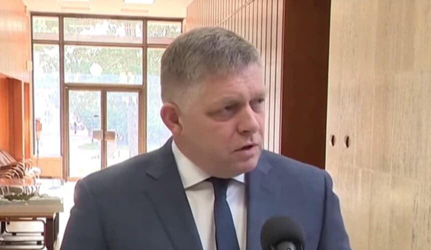 Premijer Slovačke Robert Fico podsetio Makrona da Ukrajina nije deo NATO: Nema slanja trupa tamo