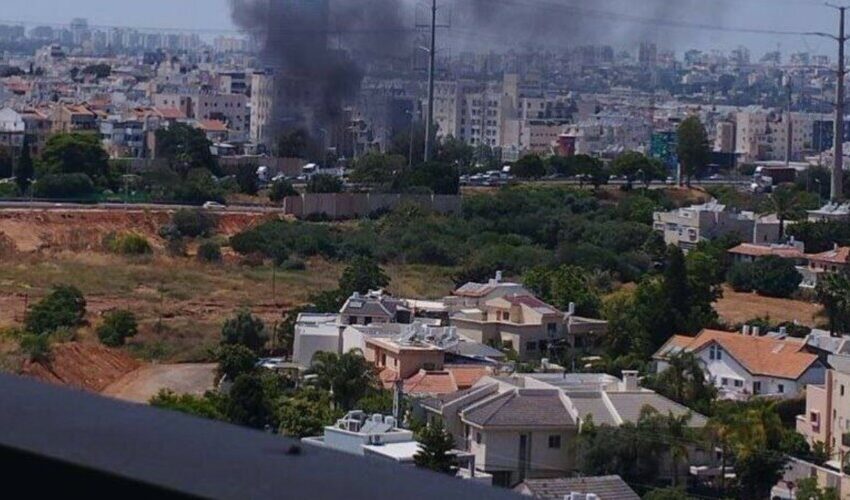  Izrael nije uspeo da se odbrani! HAMAS danas nekoliko puta pogodio Tel Aviv (VIDEO)