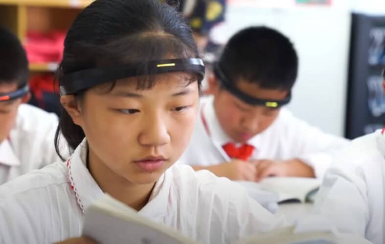  Kina dominira tržištem veštačke inteligencije koja učenicima radi domaće zadatke