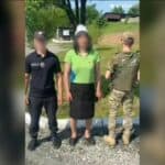 Sve je više ovakvih slučajeva! Ukrajinac se prerušio u žensko pa pokušao da pobegne od mobilizacije Zelenskog (VIDEO)