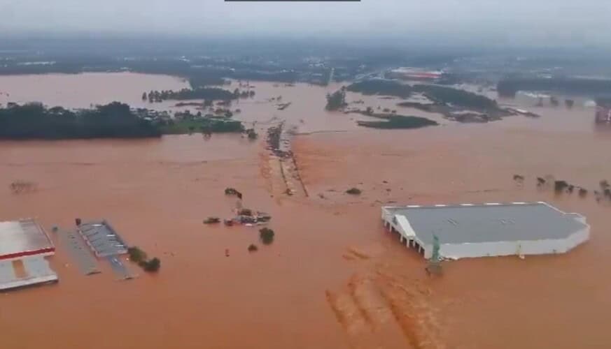 Apokaliptični prizori iz Brazila! Poplava pojela deo države, više od 50 mrtvih (VIDEO)