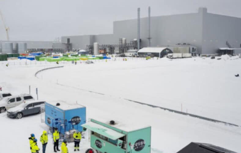  Zelena energija UBIJA!? Švedska policija pokrenula istragu nakon što su radnici iz fabrike za proizvodnju baterija za električne automobile IZNENADA PREMINULI