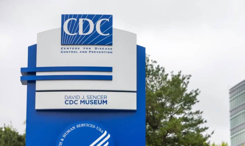  CDC poziva sve Amerikance da prime novu vakcinu protiv COVID-a