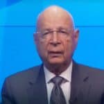 Sklanjaju ga! Klaus Švab optužen za seksualno uznemiravanje zaposlenih kao i rasnu diskriminaciju