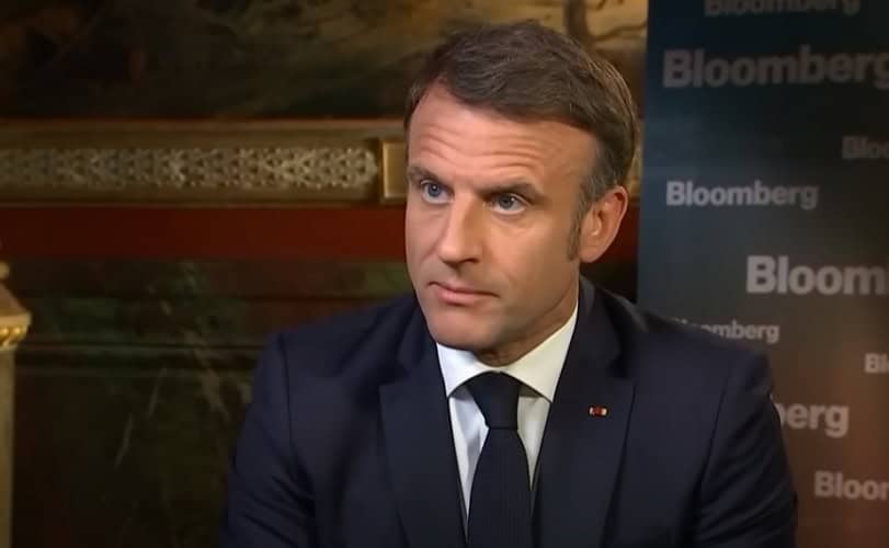  Prevremeni izbori u Francuskoj: Makron kaže da neće podneti ostavku bez obzira na sve