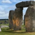 Aktivisti za klimatske promene isprskali Stounhendž narandžastom bojom