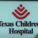 Doktor bi mogao dobiti do 10 godina zatvora zbog razotkrivanja tajnih operacija promene pola kod dece u Teksasu