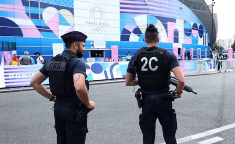 Olimpijske igre još nisu zvanično ni počele a već je krenuo haos: Izviždana izraelska himna u Parizu dok fudbalere čuva elitna jedinica policije