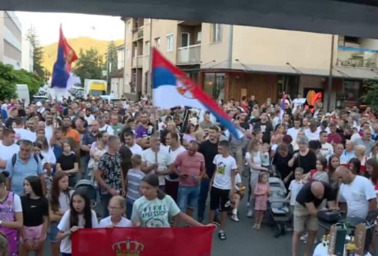  Postavljen novi rekord u broju ljudi na protestu u Kosjeriću