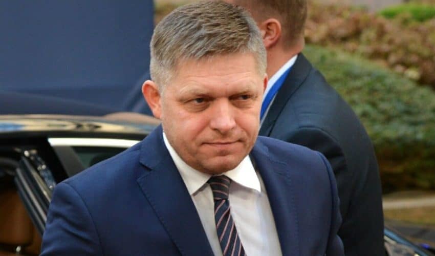  Robert Fico podržao Orbanovu mirovnu inicijativu za Ukrajinu