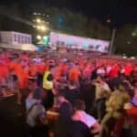 TURCI su sinoć pravili haos po celoj EVROPI! Pogledajte masovne tuče koje su započeli turski navijači od Berlina do Haga