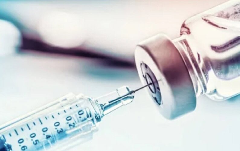 FDA daje dozvolu za hitnu upotrebu mRNA vakcini Bila Gejtsa protiv ptičjeg gripa
