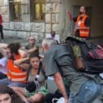 Beograd: Demonstranti sada blokirali policijsku stanicu - Traže oslabađanje privedenih (VIDEO)