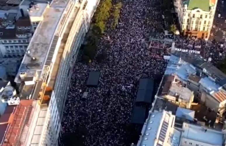  Režim: Na protestu oko 25.000 ljudi – Savo Manojlović: Bilo je više od 119.000 ljudi