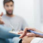 Britanski lekari sada moraju da pitaju svakog muškarca DA LI JE TRUDAN pre pregleda