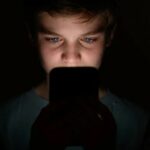 Prekomerna upotreba interneta ometa ključne delove mozga tinejdžera