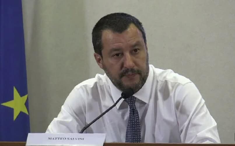  Salvini: „Da li će i protivljenje ilegalnoj imigraciji biti proglašeno misaonim zločinom?“