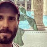 Vakcina spašava?! Zvezda Netfliksa preminuo na plaži od srčanog zastoja u 41. godini