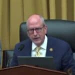 Uzbunjivač FBI na svedočenju pred kongresom poručio Amerikancima: Stiže nam propast, napravite zalihe hrane i molite se