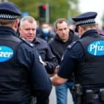 Severna Irska donosi zakon - Masovna hapšenja svih onih koji odbijaju da se vakcinišu protiv budućeg virusa