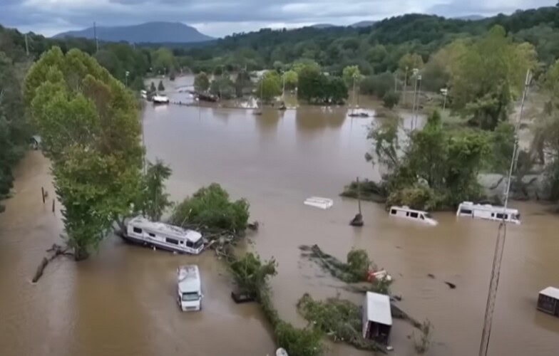  Mediji kriju ovu vest! Električna vozila zapalila kuće na Floridi nakon poplava