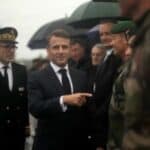 Makron u obilasku ukrajinskih vojnika koji se obučavaju u Francuskoj - Omaleni bankar sprema 15.000 ukrajinaca za front