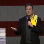 Mask optužuje mejnstrim medije da ohrabruju ljude da GA UBIJU jer podržava Trampa