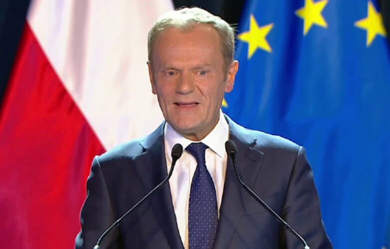  Tramp će uskoro objaviti mirovne uslove za Ukrajinu poručio Donald Tusk