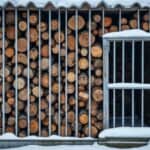 Ukrajina: Ono koji skladište drva za ogrev završiće u zatvoru