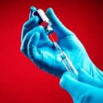 Dr Piter Mekala poziva Trampa da povuče injekcije protiv COVID-19 sa tržišta