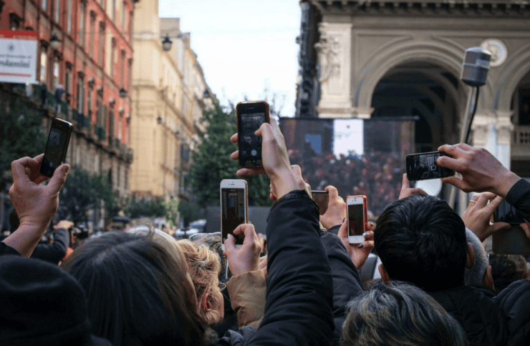  Axios: Građansko novinarstvo kontroliše tok informacija