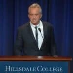 Verujte nauci ili profitu? Fauči priznaje da nijedna od 72 obavezne vakcine za decu nikada nije testirana na bezbednost