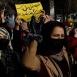 Talibani naređuju nevladinim organizacijama da otpuštaju žene