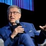 Bil Gejts: Veštačka inteligencija će zameniti lekare i profesore u narednih 10 godina