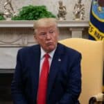 Tramp razmatra obustavu celokupne vojne pomoći Ukrajini