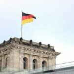 Nemačke socijaldemokrate žele 500.000 migranata godišnje i pravo glasa za strance