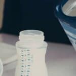 Razlike između američkih i evropskih bebi formula: Šta roditelji treba da znaju