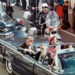 Reditelj Oliver Stoun svedoči pred Kongresom: Novi dokumenti o ubistvu Kenedija dovode u pitanje zvaničnu verziju