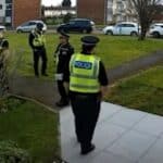 Britanija tone u cenzuru i policijsku represiju: Roditelji uhapšeni zbog pitanja o školi na društvenim mrežama