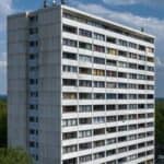 Migrantska banda upala u zgradu u Hamburgu, 15-godišnjak poginuo nakon pada sa osmog sprata