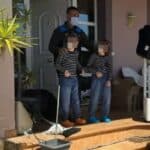 Zatvor zbog "kovid histerije": Roditelji držali decu zaključanu skoro pet godina