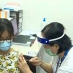 SINGAPUR KRIMINALIZUJE NEVAKCINISANE: Građanima preti zatvor zbog odbijanja obaveznih vakcina – dok Bil Gejts otvara kancelariju u zemlji