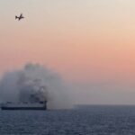 Brod sa 800 električnih automobila izgoreo u Pacifiku, posada evakuisana