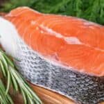 Hrana iz epruvete: Američka agencija odobrila "Gejtsov losos iz laboratorije" bez nezavisnih testova – stiže na trpeze miliona potrošača