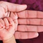 Gej par naredio ubistvo novorođenčeta jer je surogat majci otkriven rak: 'Nećemo ga plaćati jer je prevremeno rođen'